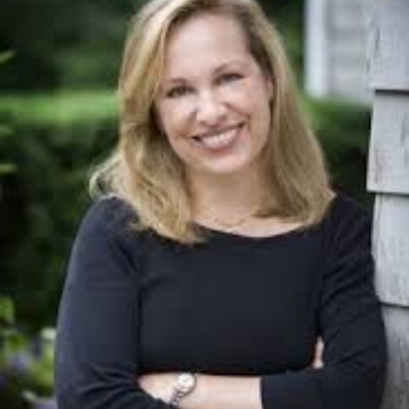 Meet your Posher, Heidi - Picture 1 of 1